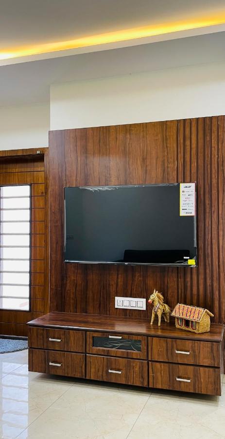 Luxurious 3 Bhk Villa In Bhuj - Shivani Homestay Exterior foto